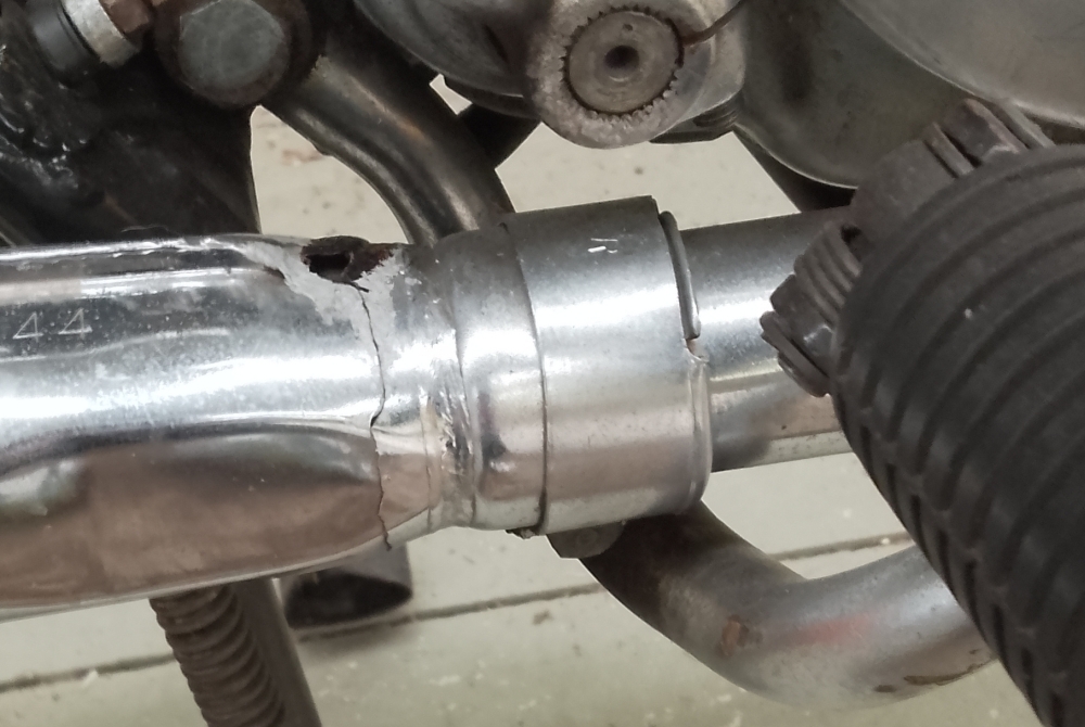 Right Muffler Crack