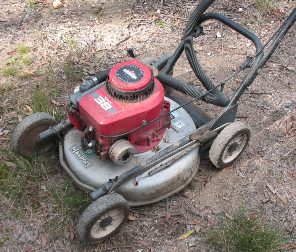 Masport Briggs and Stratton Sprint 38